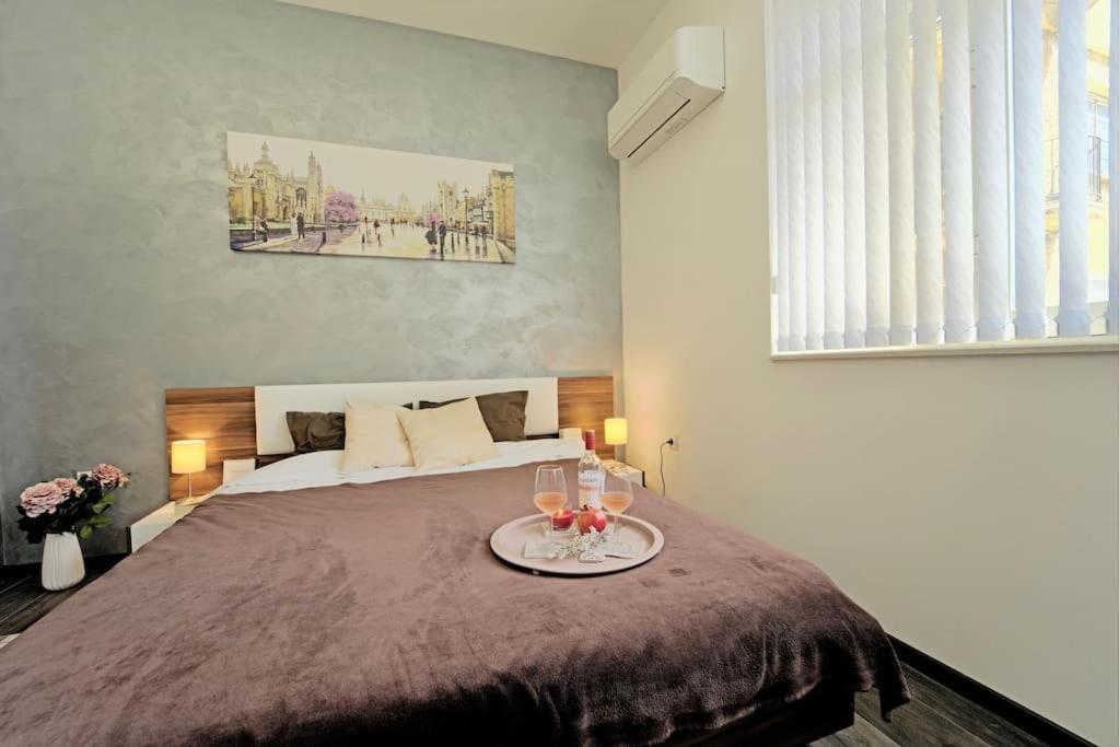 Cozy 2-Bedroom Flat In The Very Center Of Σόφια Εξωτερικό φωτογραφία