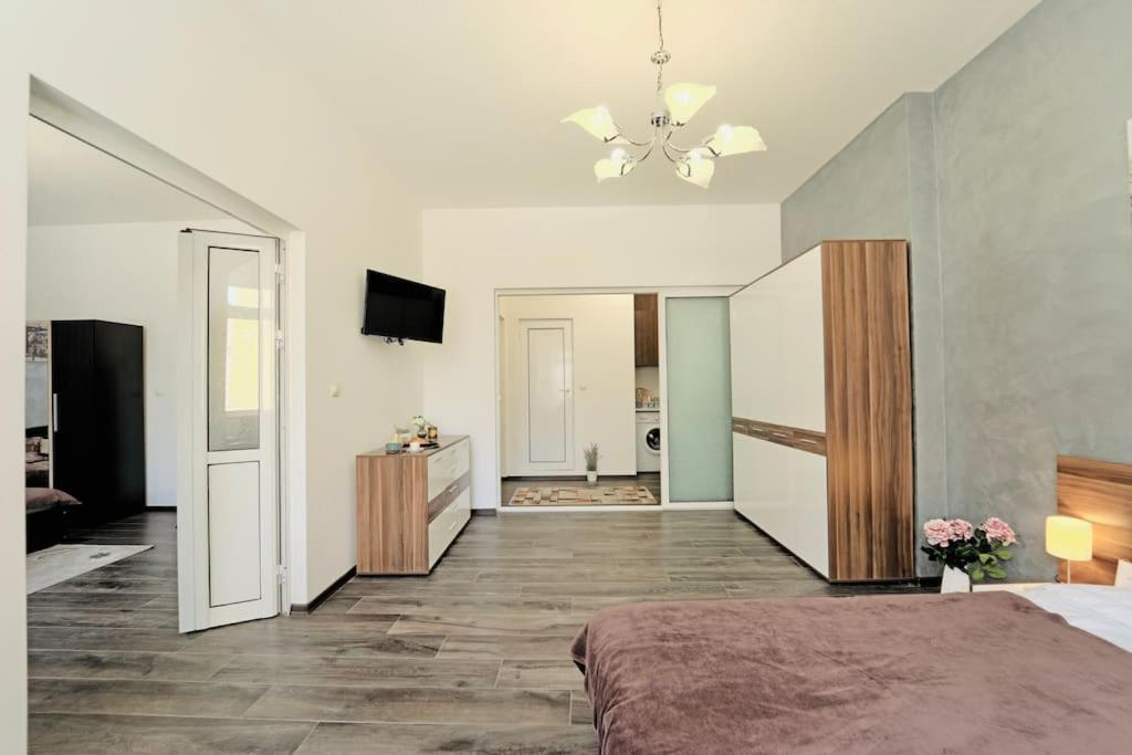 Cozy 2-Bedroom Flat In The Very Center Of Σόφια Εξωτερικό φωτογραφία