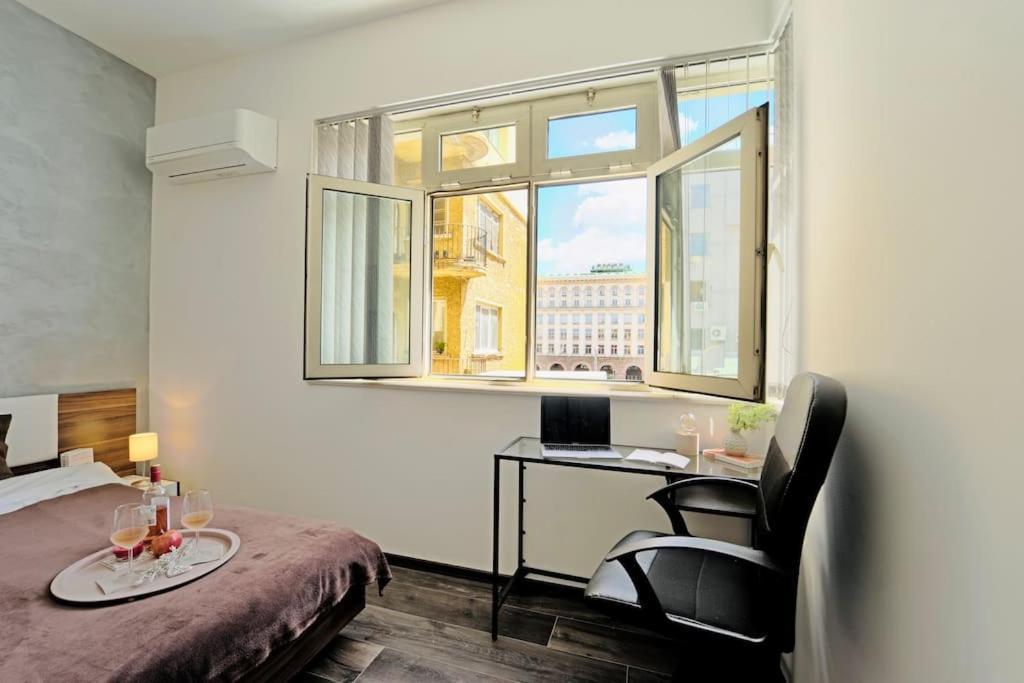 Cozy 2-Bedroom Flat In The Very Center Of Σόφια Εξωτερικό φωτογραφία